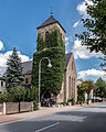 Katholische Kirche mit Ausstattung und Gemeindehaus