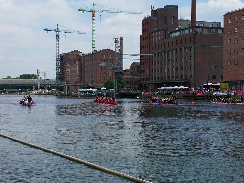 File:11. Drachenboot-Fun-Regatta (Duisburg) 38.JPG