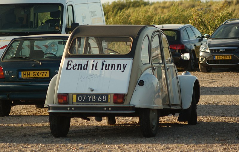 File:1975 Citroën 2CV6 (8877492355).jpg