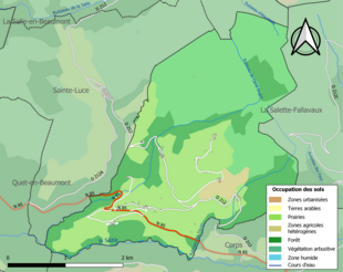 Barevná mapa znázorňující využití půdy.