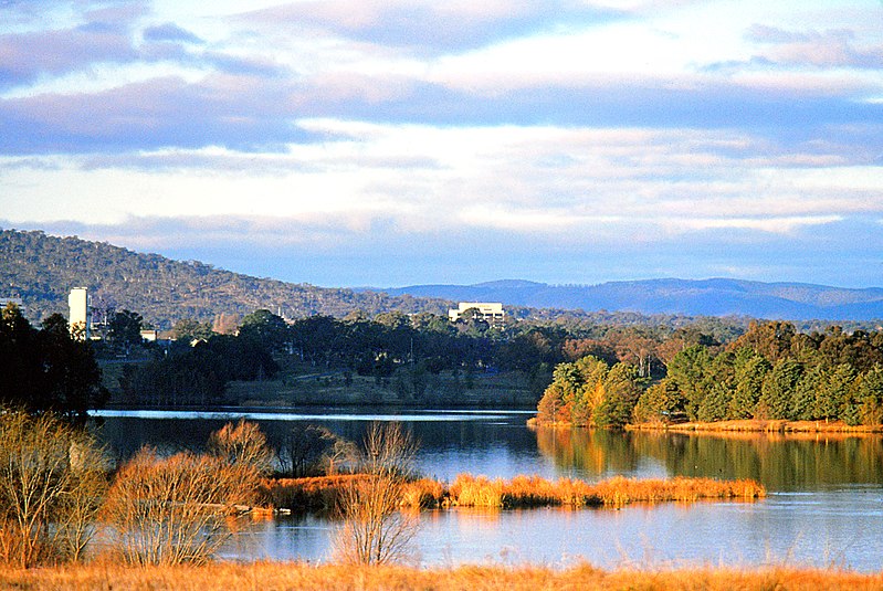 File:ACT010 Lake Burley Griffin NearTelecom Tower 1985 (33430189156).jpg