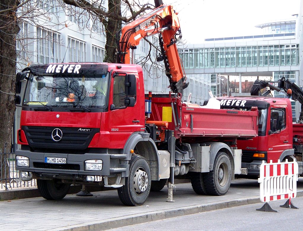 Mercedes Benz Axor camion 1024px-AXOR_truck_in_Munich