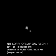 4억 2200만km에서 촬영한 명왕성, 카론[45]