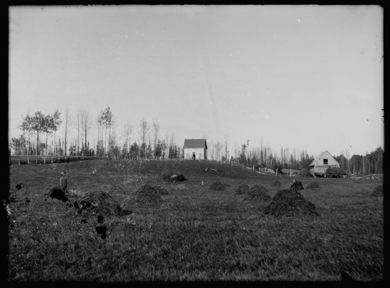 File:A farm in LaVallee (I0052872).tif