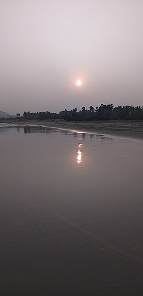 File:A sunset view at beach.jpg