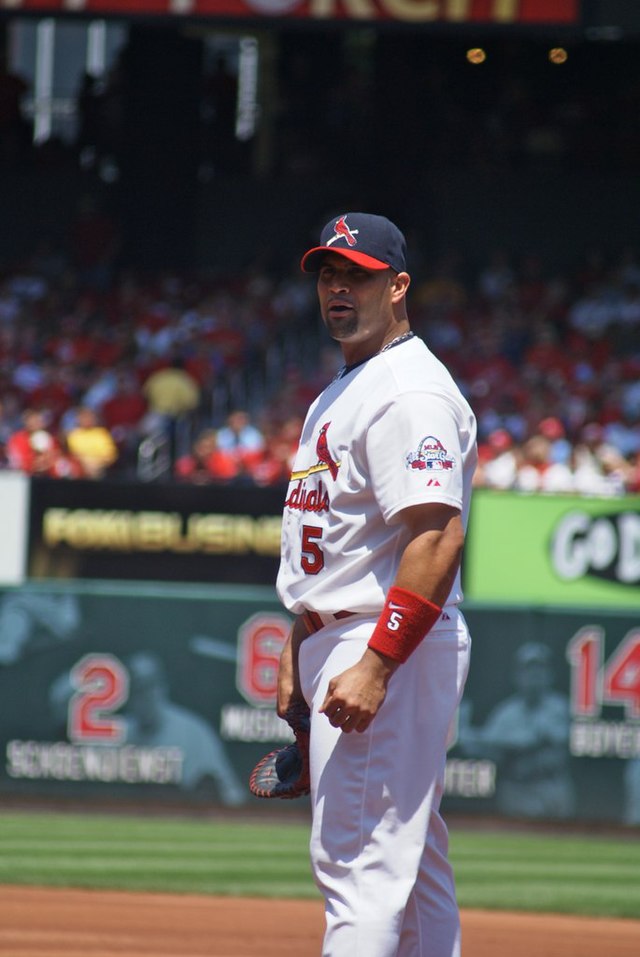 File:Albert Pujols (3854091492) (cropped).jpg - Wikipedia