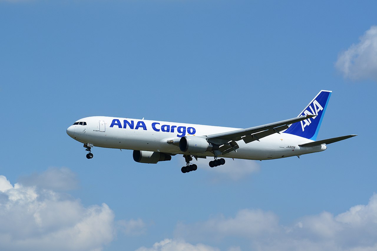 File:All Nippon Airways Boeing 767-300 BCF JA8358 NRT 