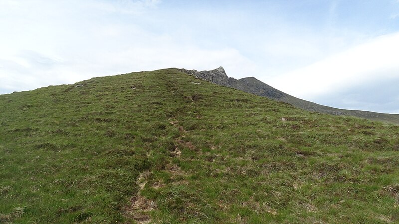 File:Ascending the eastern ridge of Slievemore, Achill Island - geograph.org.uk - 5609601.jpg