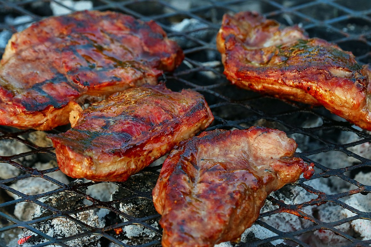 Баранина на углях сколько. Баранина на углях. Ягненок на гриле. Lamb barbecue.