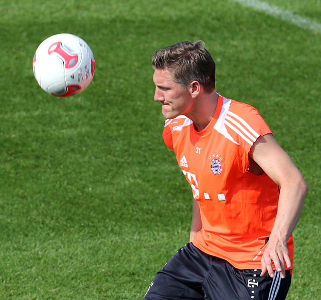 File:Bastian Schweinsteiger 2013-01-04.jpg