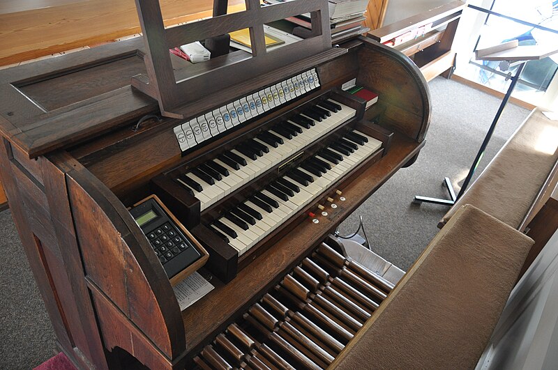 File:Bavendorf StColumban Orgel Spieltisch 1.jpg