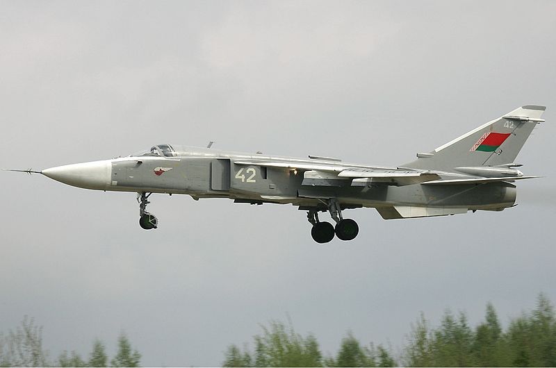 Fichier:Belarus Air Force Sukhoi Su-24M Pichugin-1.jpg