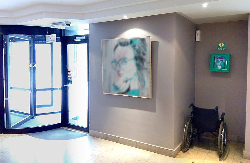 File:Blankenberge-liberty-hotel-aed.jpg