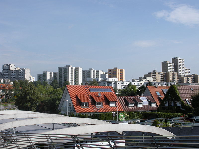 File:Blick über Neugereut von Steinhaldenfeld aus gesehen.JPG