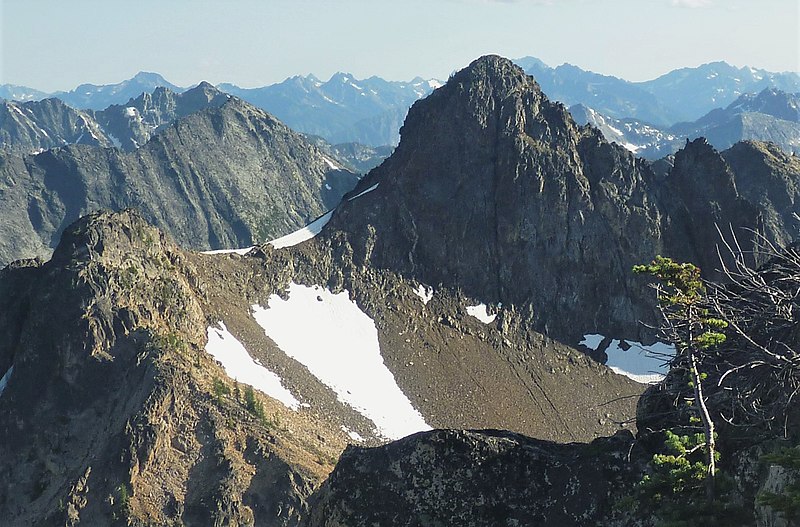 File:Blue Lake Peak from Early Winters Spires.jpg