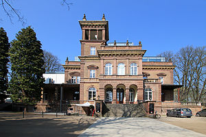 Brühl Kaiserbahnhof Parkseite.JPG