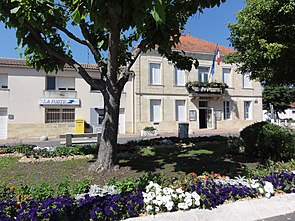 Braud-et-Saint-Louis (Gironde) mairie-poste.JPG