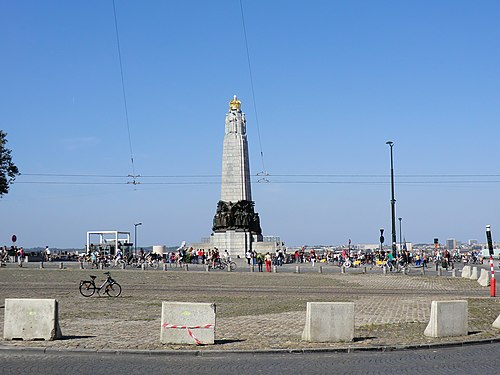 Bruxelles Place Poelart Monument à la Gloire de l’Infanterie belge