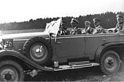 Bundesarchiv Bild 136-B3542, Wehrmachtsmanöver, Hitler, Mussolini, Hossbach