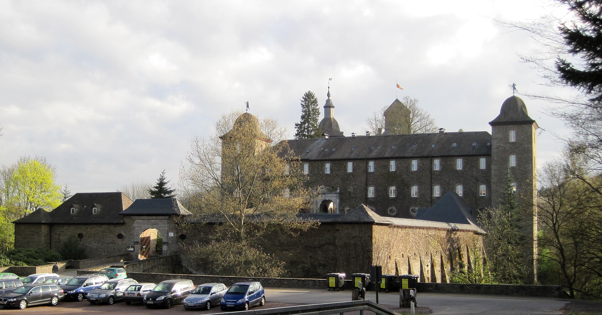 Форбург замка это. Шнелленберг. Schnellenberg Castle, Germany.. Шнелленберг замок Легенда.