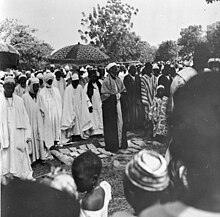 COLLECTIE TROPENMUSEUM Een groep biddende moslims tijdens de Ramadan TMnr 10032308.jpg