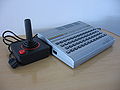 O MC-1000 usa até 2 joysticks compatíveis com Atari 2600.