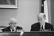 Chairman Kika de la Garza and Pat Roberts at a meeting of the U.S