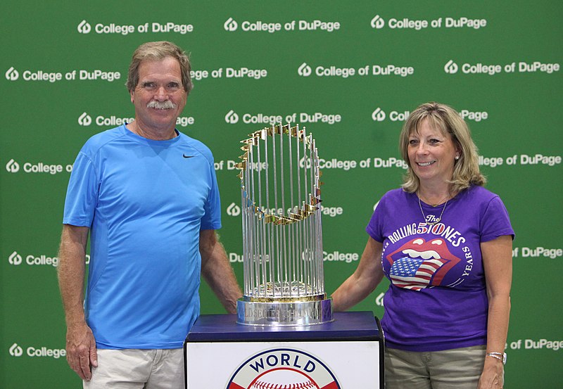 File:Chicago Cubs Championship Trophy Visits COD Food Truck Rally-Sunset 5K 2017 194 (37290541741).jpg