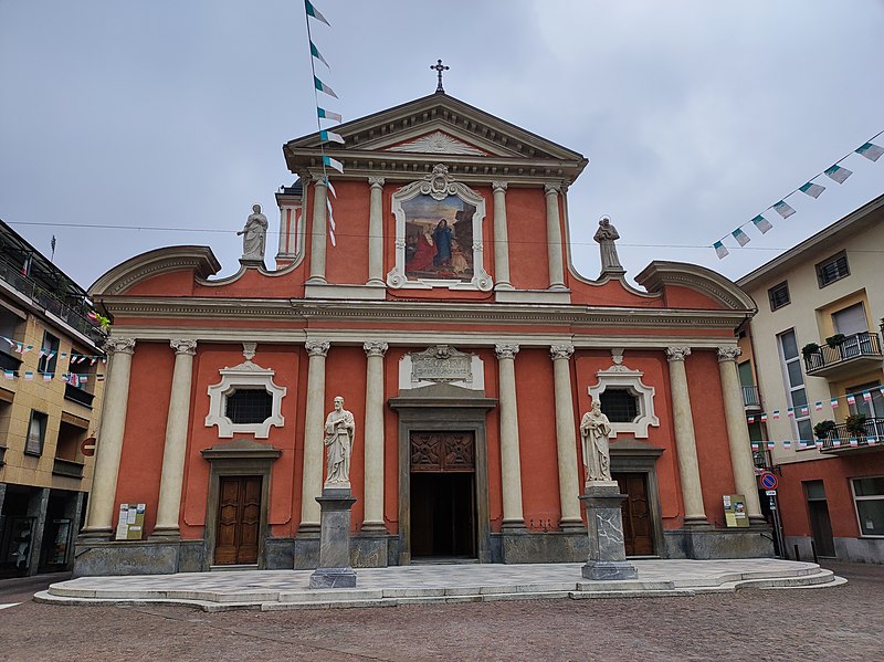 File:Chiesa di San Bartolomeo Apostolo, Boves, vista frontale.jpg