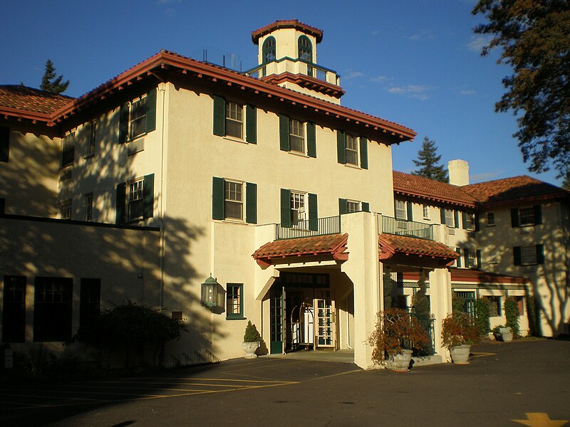 File:Columbia Gorge Hotel.jpg