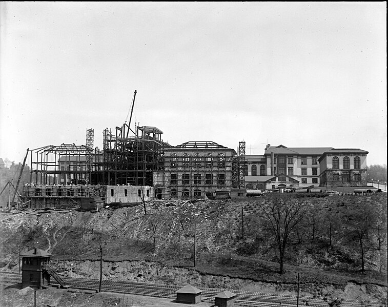 File:Construction of Carnegie Inst. of Tech 1912-1913 (26962932571) (2).jpg