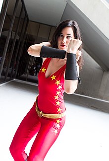 Cosplay Wonder Girl Dragon Con 2013.jpg