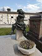 Scultura de l'Abbraccio, cripta Corazza nel Campo Ex Fanciulli della Certosa di Bologna