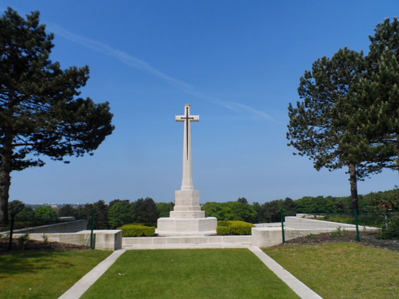 File:Cross of Sacrifice at Etaples Military Cemetery.JPG