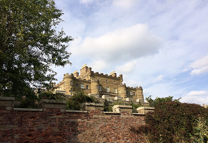 File:Culzean Castle from gardens.jpg