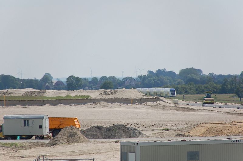 File:Cuxhaven Hafenbaustelle 2011-by-RaBoe-05.jpg