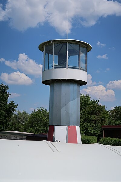File:D-BW-SIG-Sauldorf-Boll - UL airfield - Tower.jpg