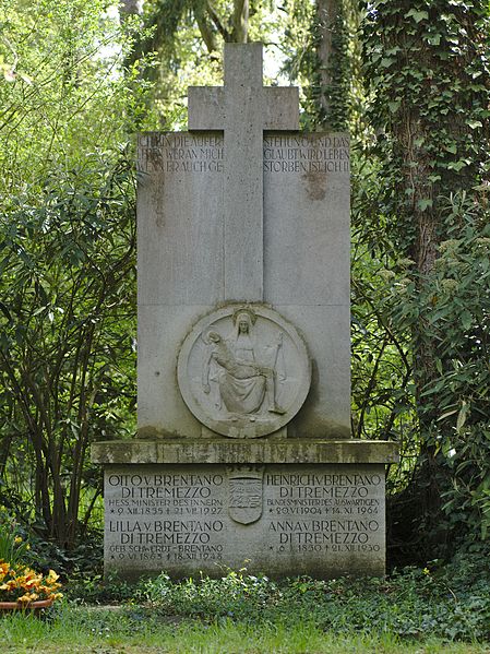 File:Darmstadt West Waldfriedhof Grabmal von Brentano.jpg