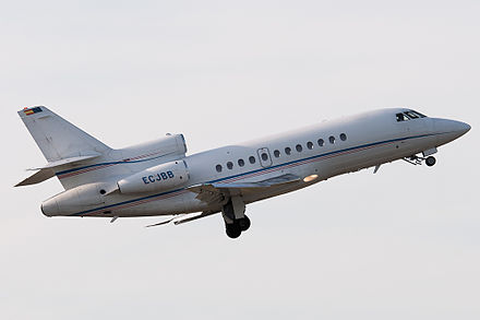 A Falcon 900 shortly after take-off