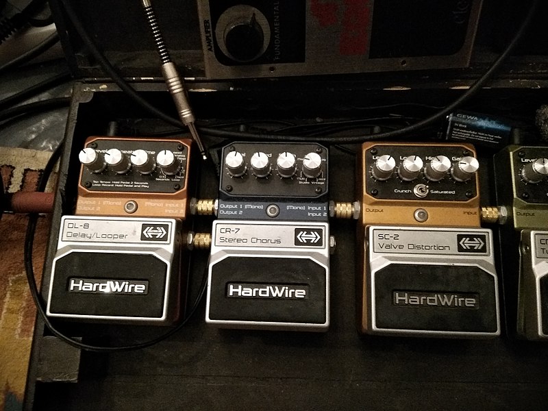 File:Digitech Hardwire pedals (Delay-Looper, chorus, distortion).jpg