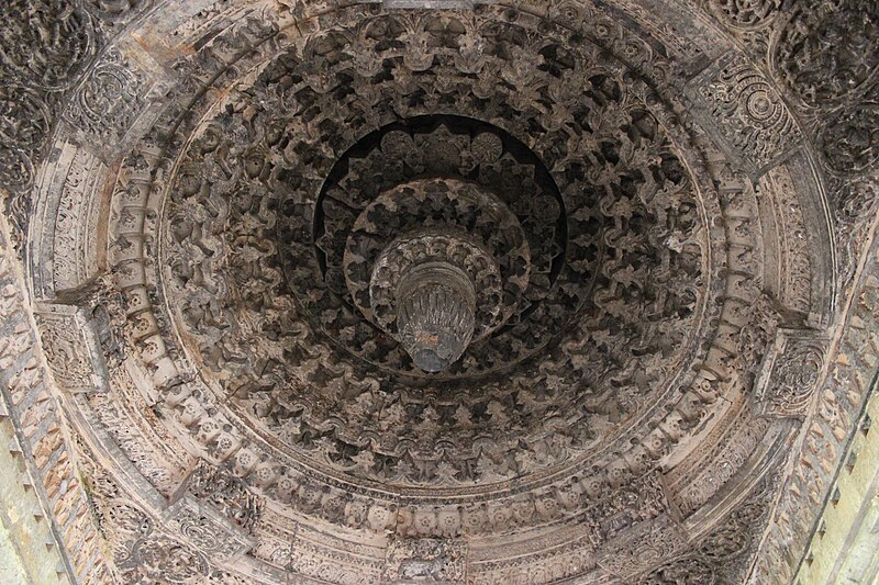 File:Domical bay ceiling in Kaitabhesvara temple at Kubatur.JPG