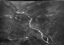 Aerial view from 1200 m by Walter Mittelholzer (1931) ETH-BIB-Anzonico, Chironico, Kehrtunnels v. S. aus 1200 m-Inlandfluge-LBS MH01-006144.tif