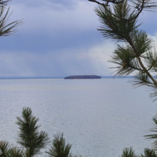 Eagle Island as viewed from Mawikwe Bay Eagle Island from mainland.png