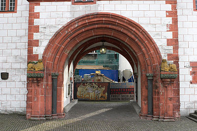 The tower gateway in 2006 Eisenturm1.jpg