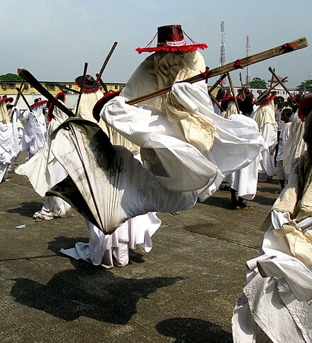 An Eyo Iga Olowe Salaye masquerade jumping