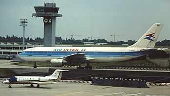 Airbus A300B2 [F-BUAJ] aux couleurs d'Air Inter à l'aéroport d'Orly en juin 1981 (définition réelle 2 035 × 1 145)