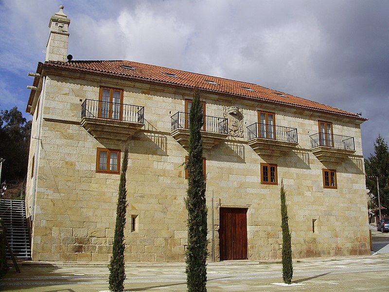 File:Fachada principal do Pazo de Mos.JPG