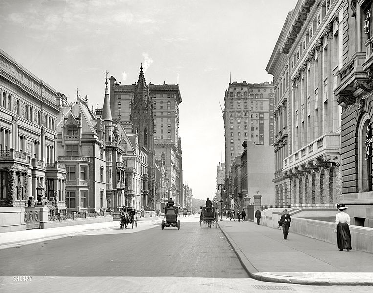 File:Fifth Avenue 1908.jpg