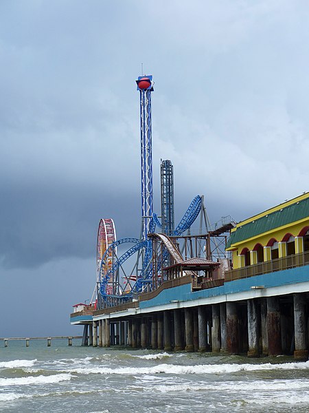 File:Galveston Island Historic Pleasure Pier (9707459553).jpg