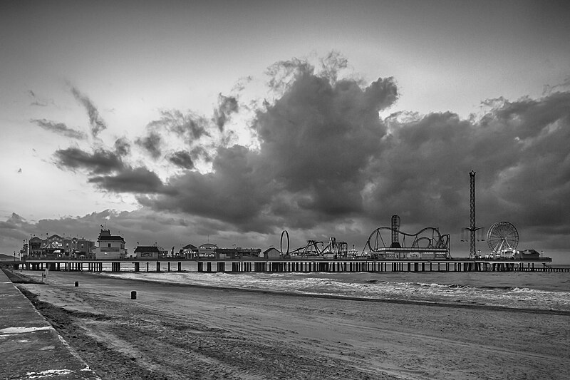 File:Galveston Island Pleasure Pier.jpg